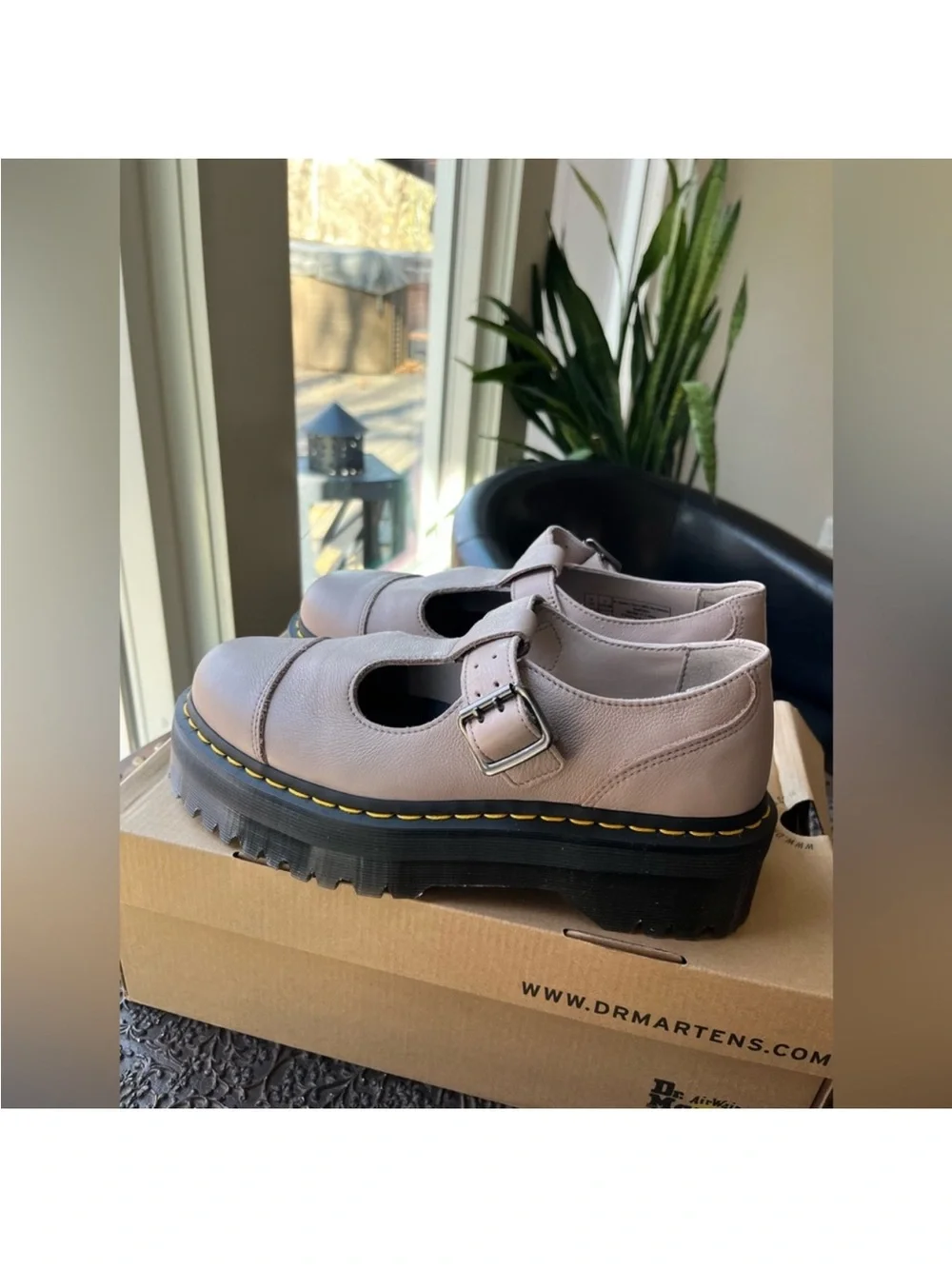 NWOT Dr. Martens Women's Taupe T-Strap Platform Mary Janes Bethan T-Bar Sz 7